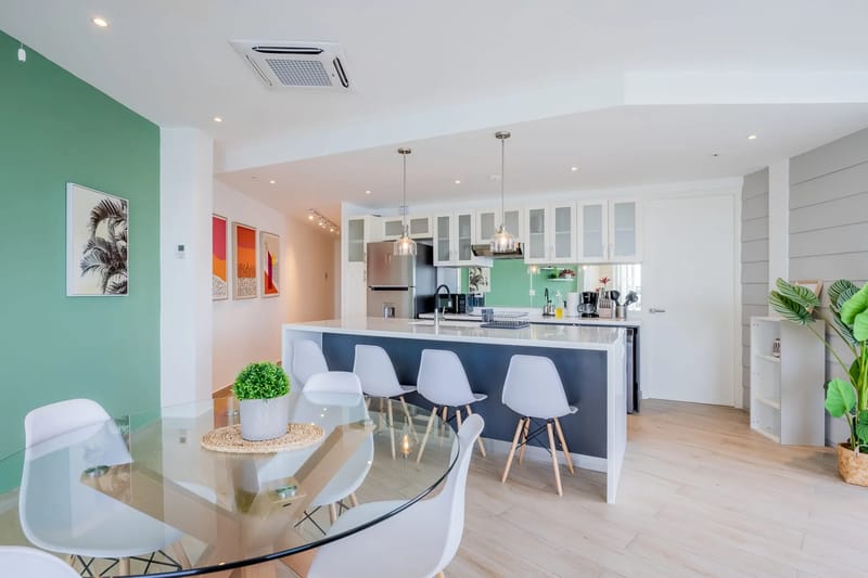 Roomy 1BR in Casco Antiguo w/ Balcony
