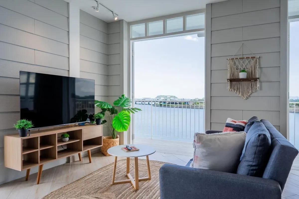 Roomy 1BR in Casco Antiguo w/ Balcony
