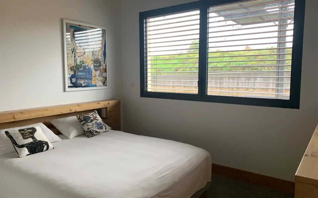 Room 5, double bed and storage bed