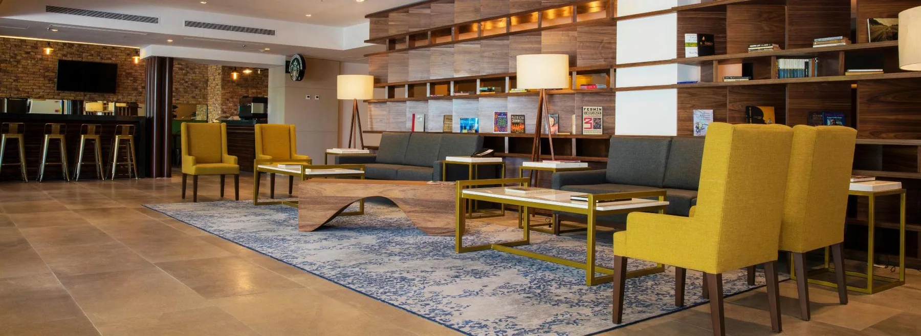 Krystal Urban Guadalajara lobby
