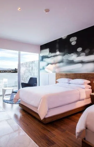 Krystal Urban Guadalajara guest room