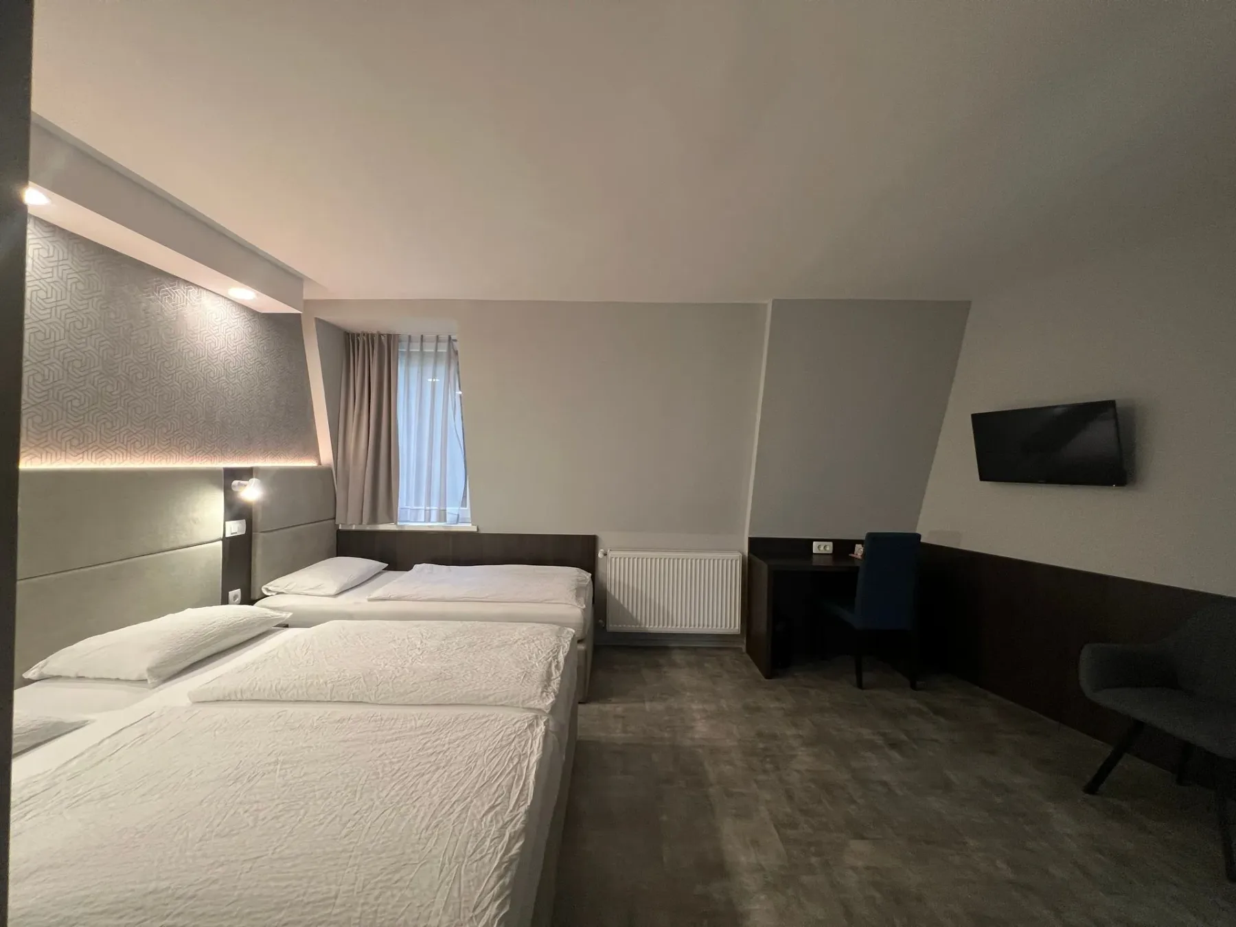 Triple room