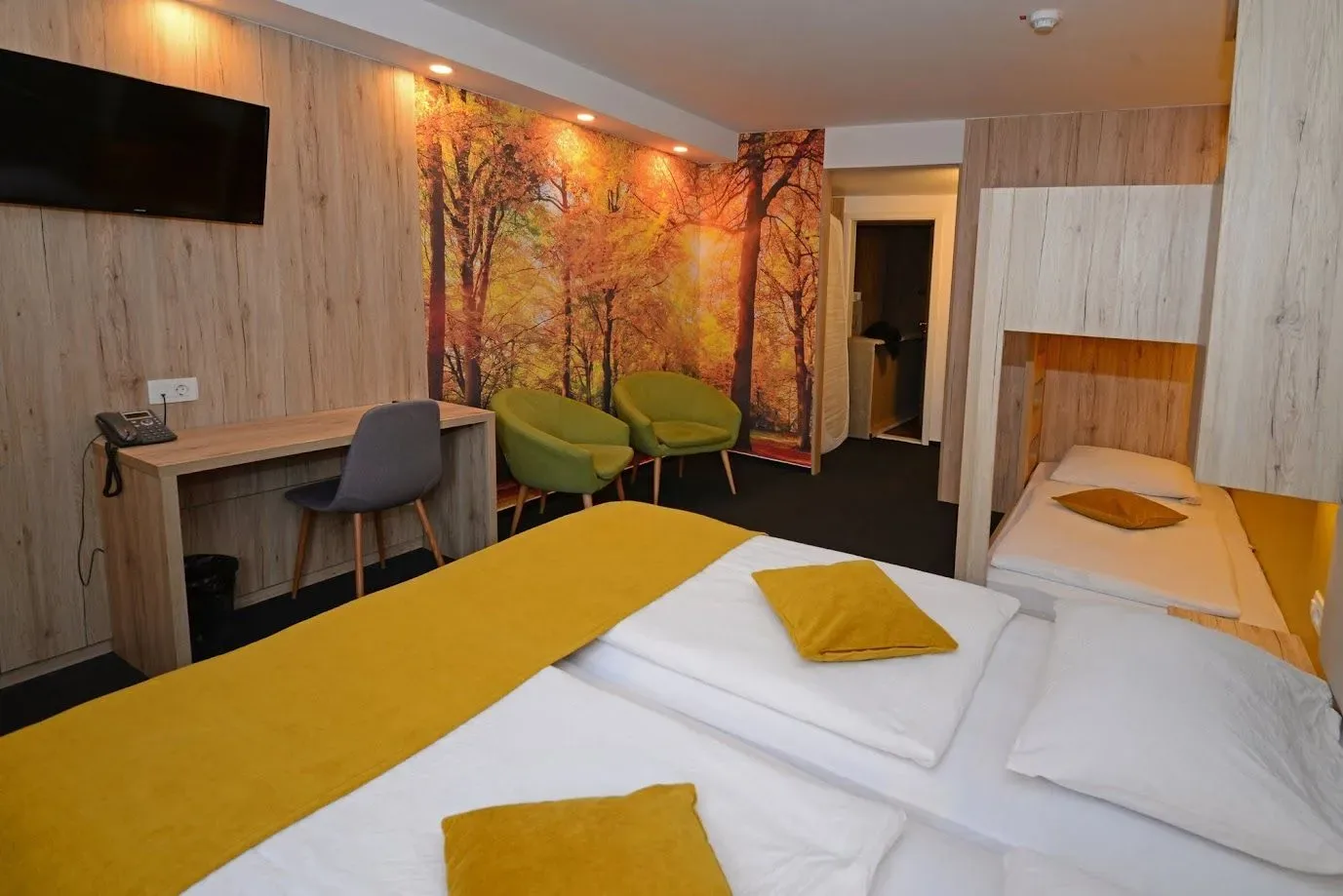 Quadruple room with bunk bed