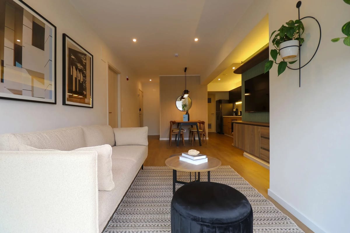 Elegant 2BR w/ Balcony Near Larcomar