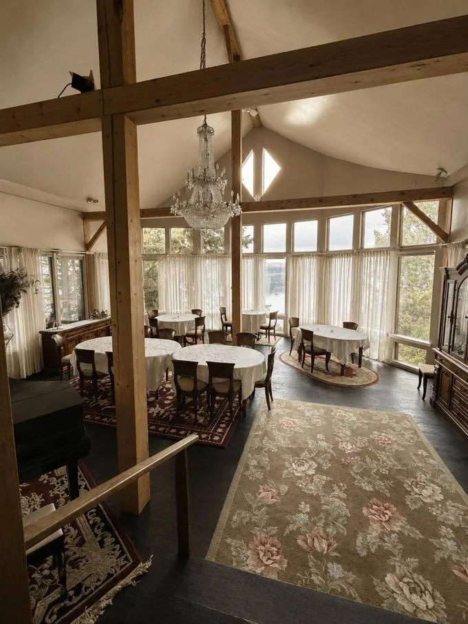Comedor en Eagle's Nest Resort.