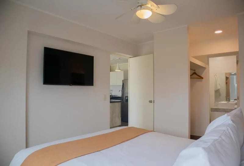 Contemporary 2BR w/ Balcony in Barranco