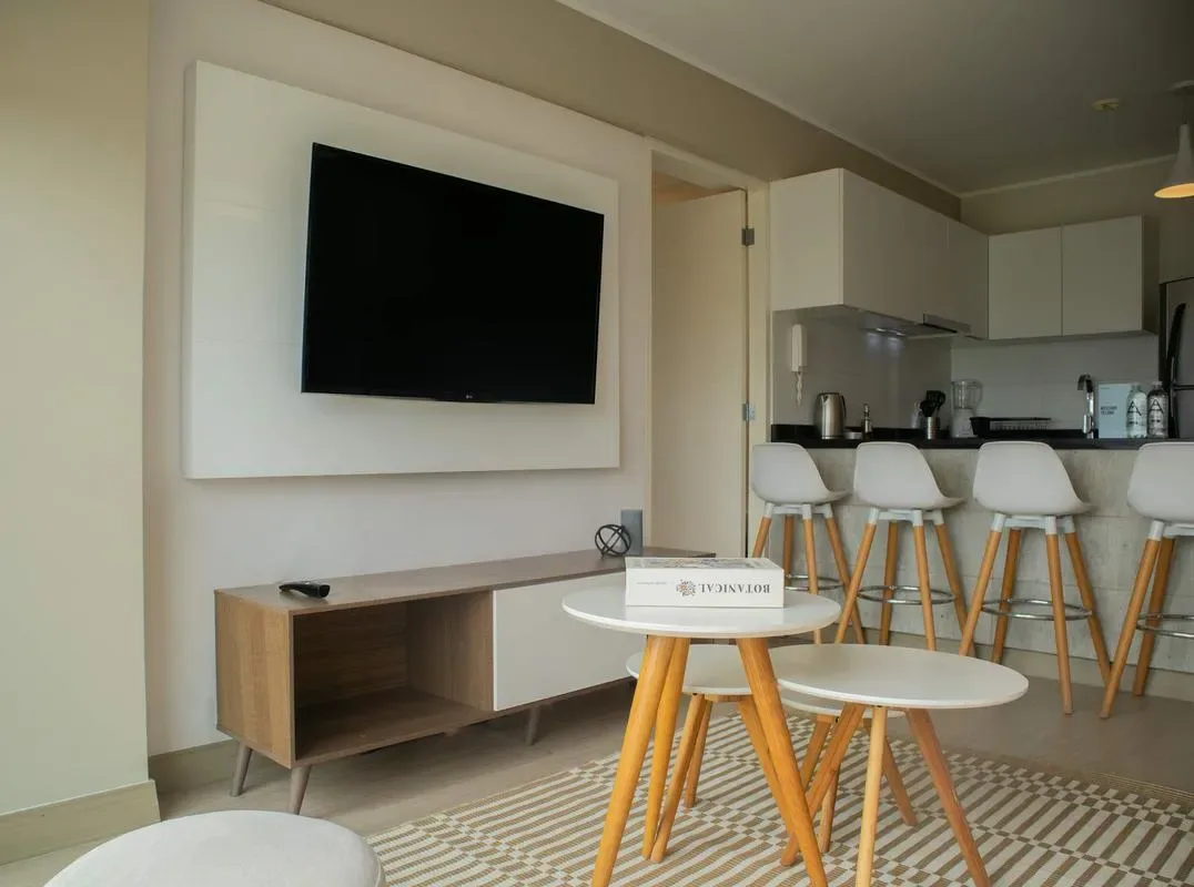 Contemporary 2BR w/ Balcony in Barranco