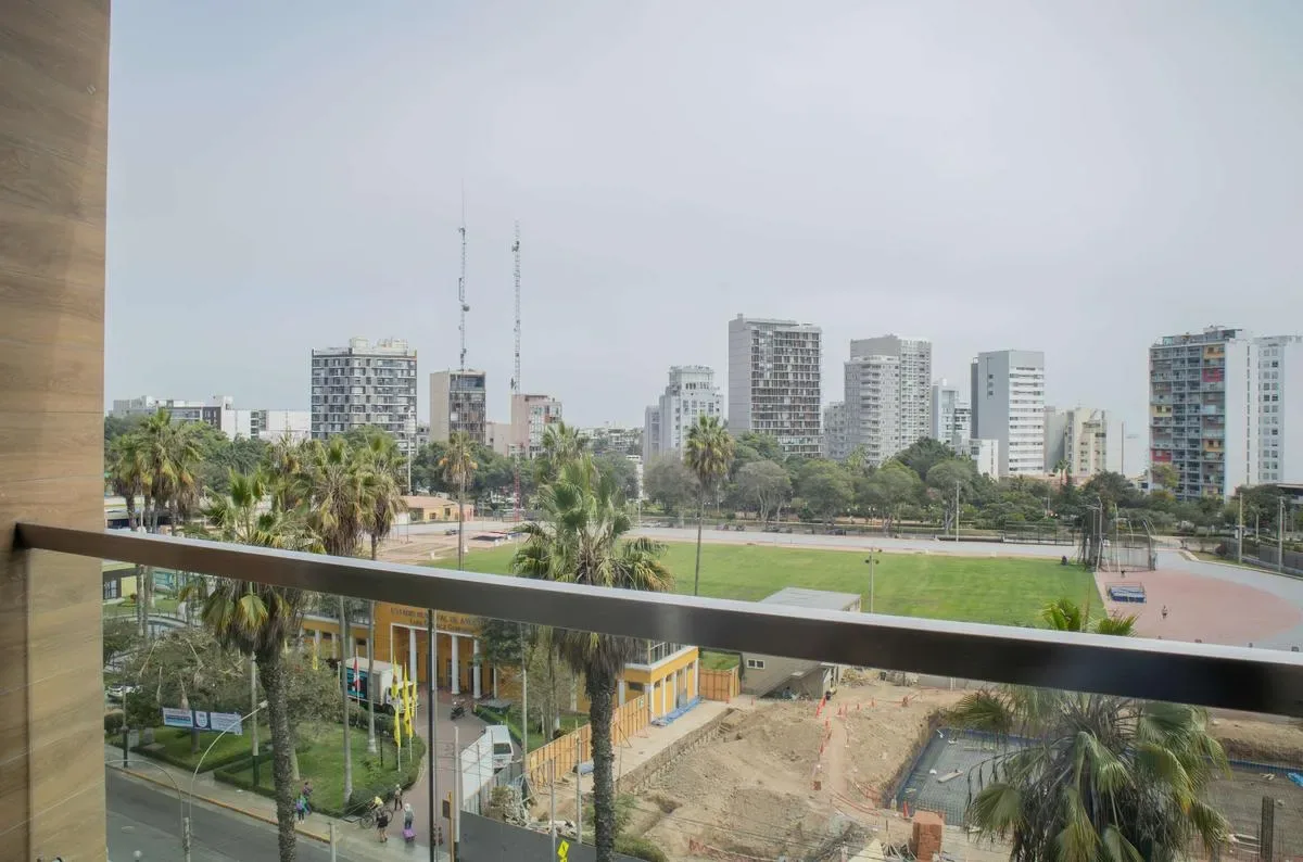Contemporary 2BR w/ Balcony in Barranco
