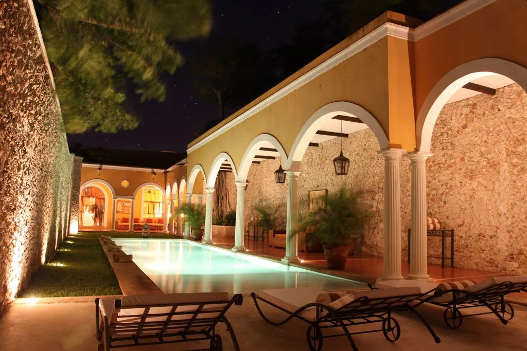 Mansión junto a la alberca del Hotel Hacienda Mérida VIP