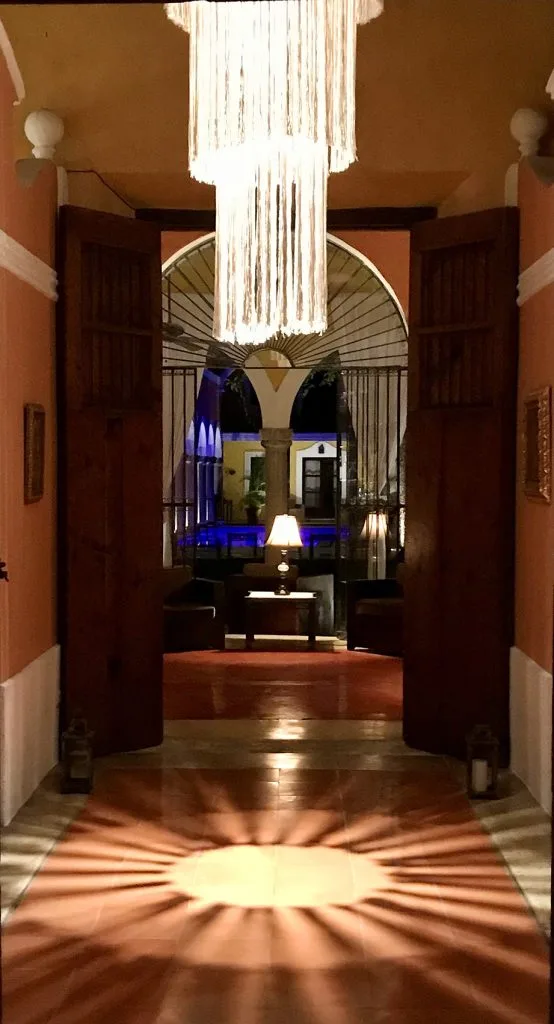Colonial corridor
