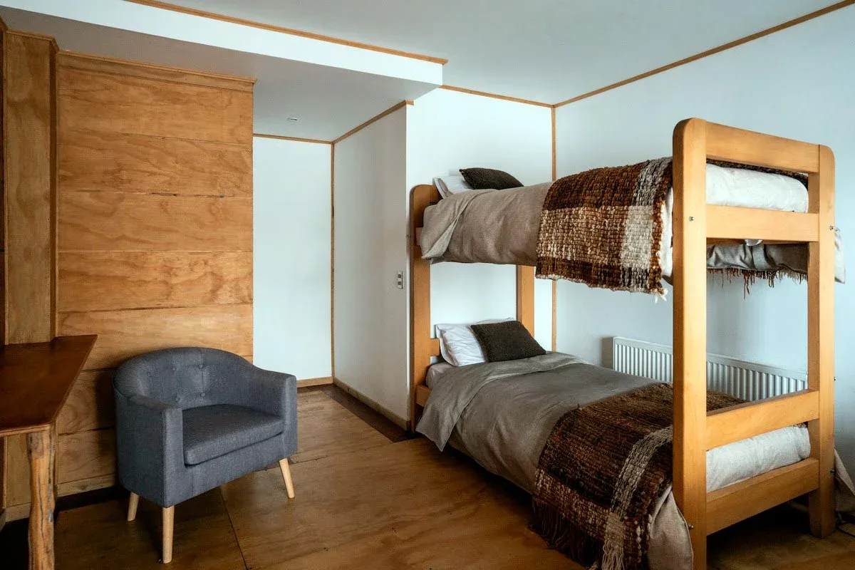 Habitación familiar en Palafito Cucao Lodge