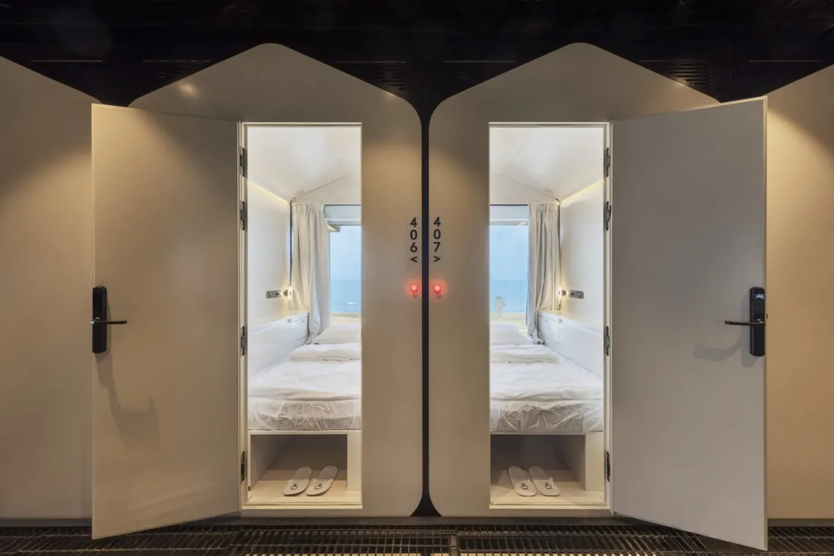 O Dreamy elevated single capsule with sea view