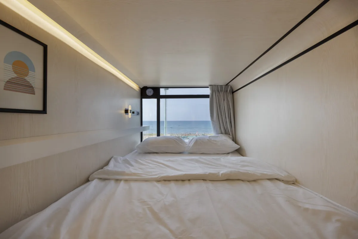 O Snug double capsule with sea view