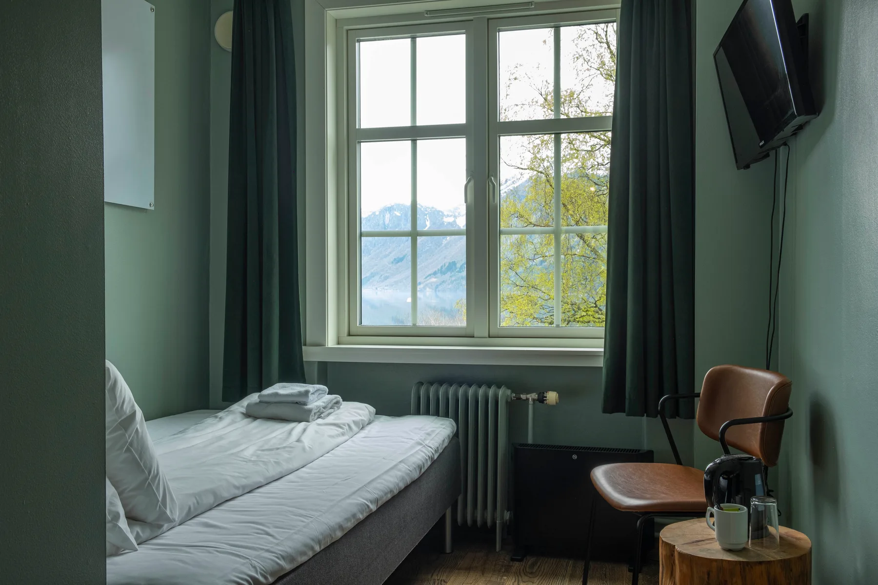 Trolltunga Hotel