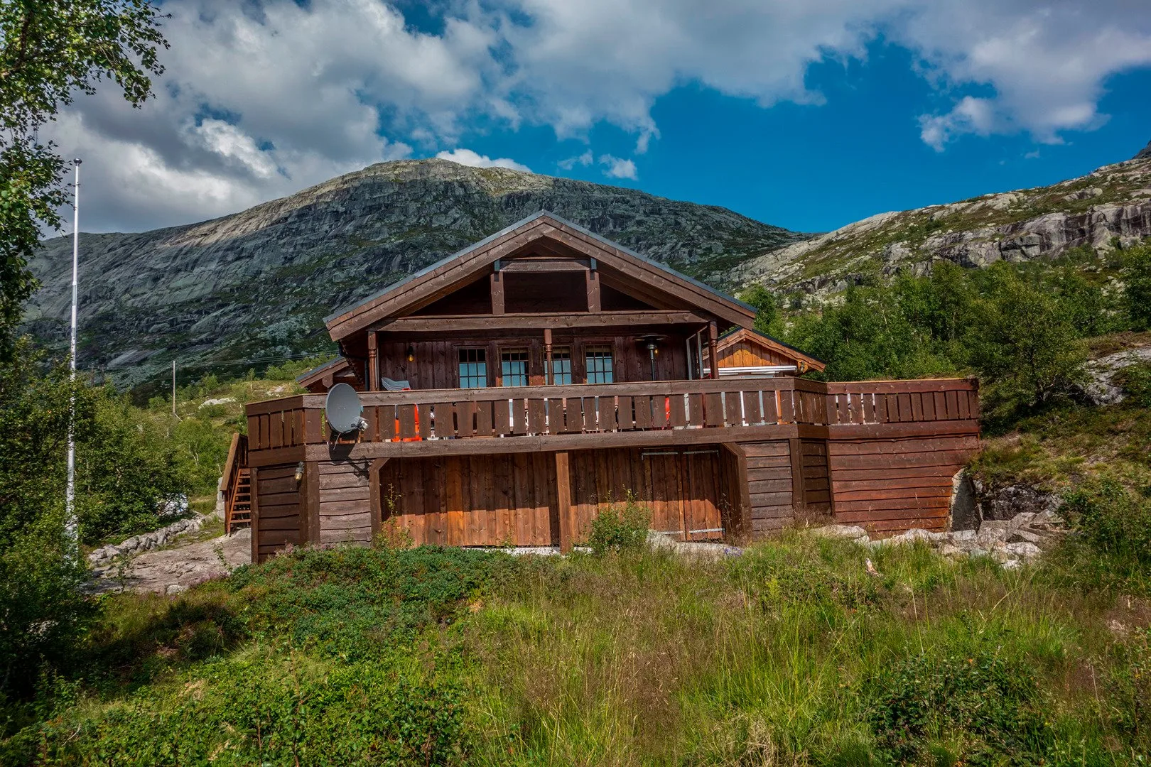 Trolltunga Hotel