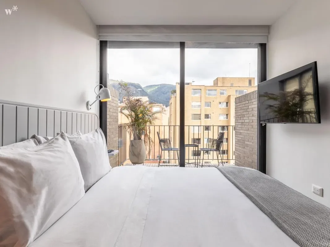 Chic Loft in Zona T w/ Balcony