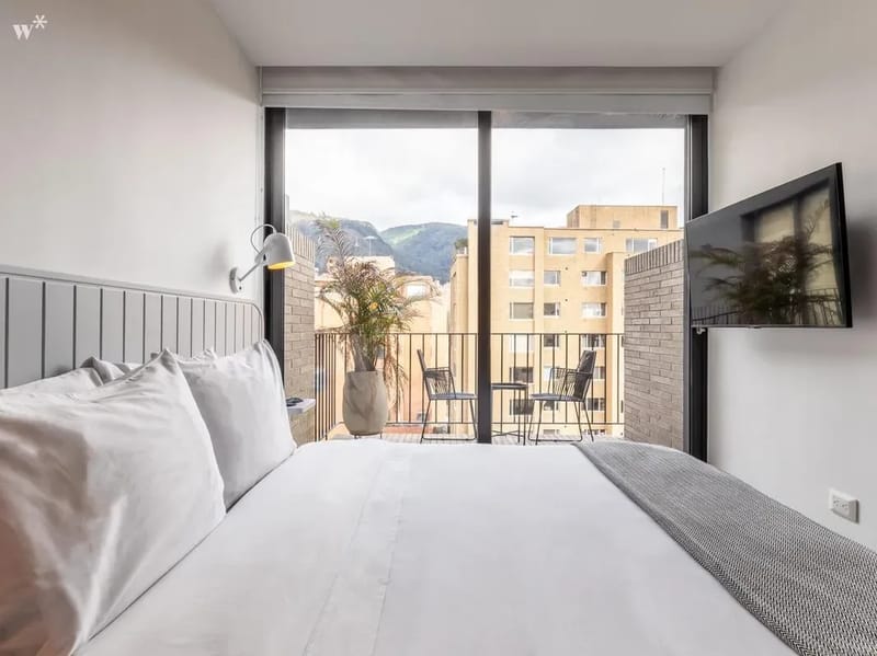 Chic Loft in Zona T w/ Balcony