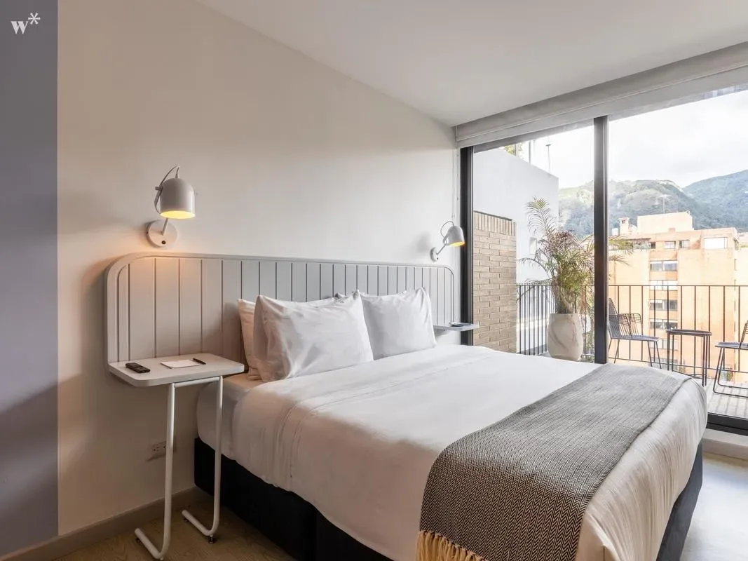 Chic Loft in Zona T w/ Balcony