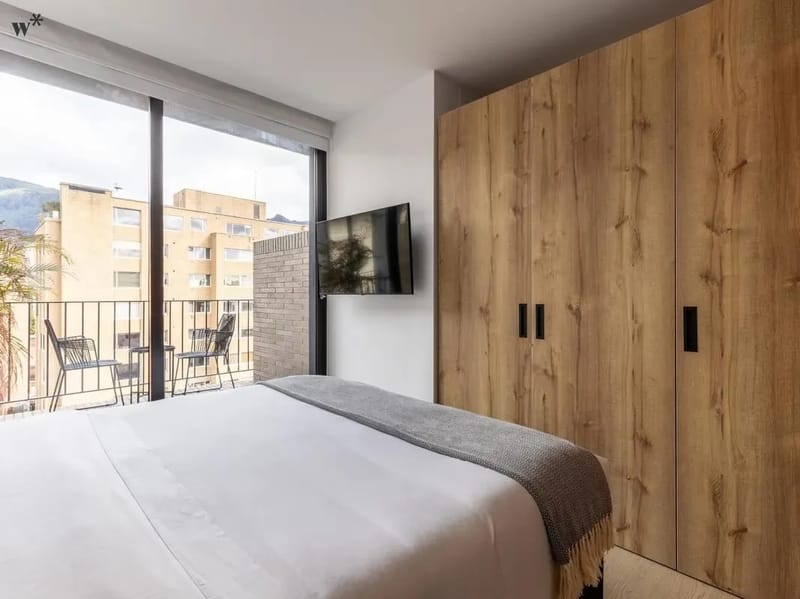 Chic Loft in Zona T w/ Balcony