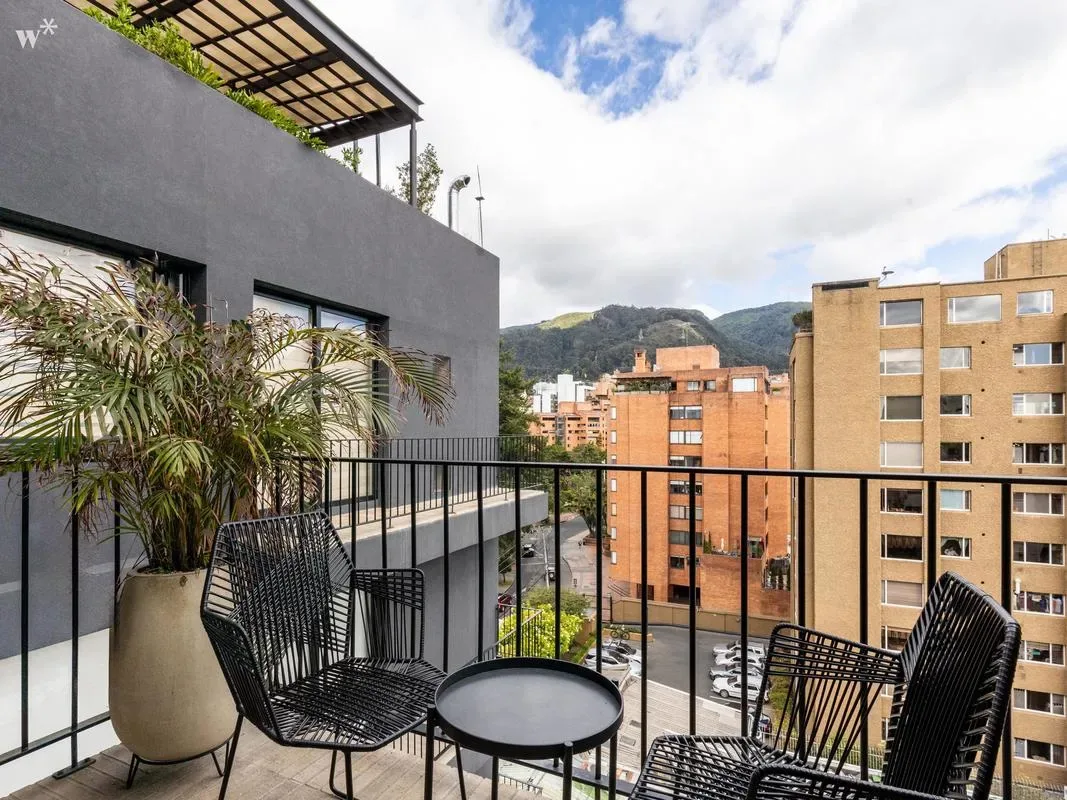Chic Loft in Zona T w/ Balcony