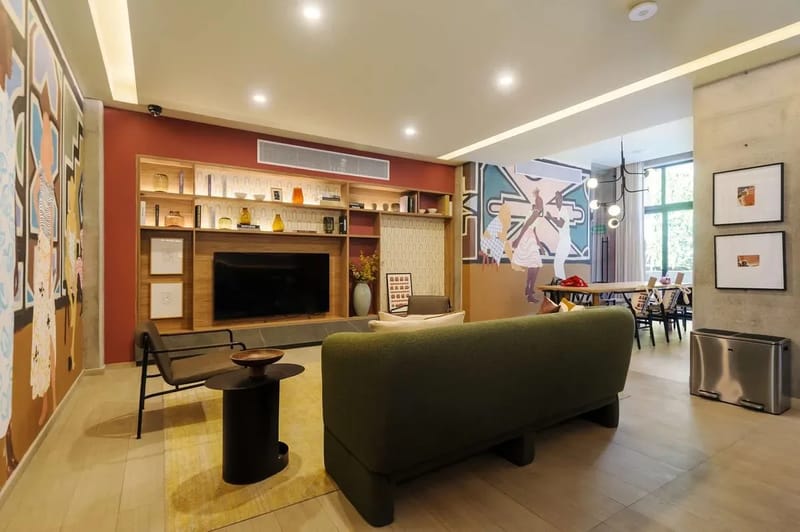 Well-Appointed 2BR w/ Balcony in Tabacalera
