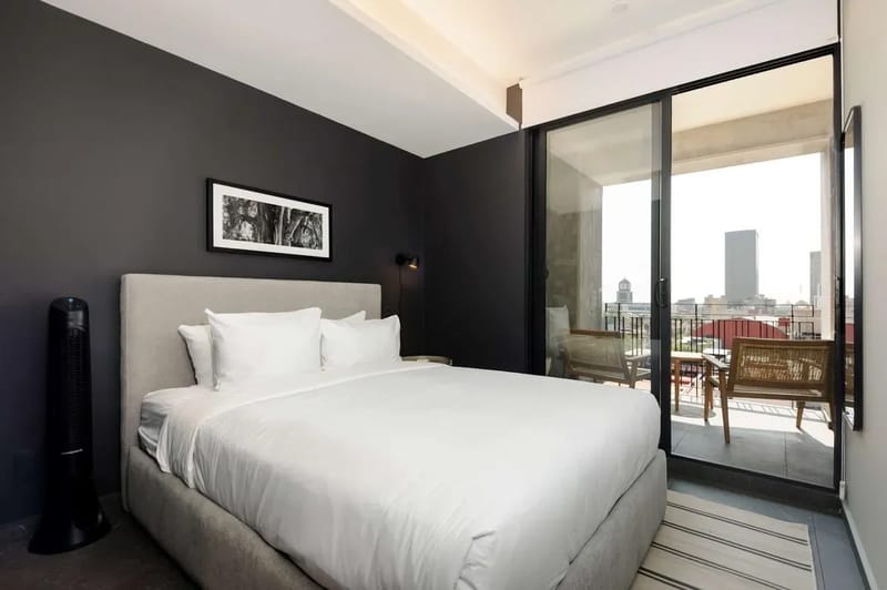 Well-Appointed 2BR w/ Balcony in Tabacalera