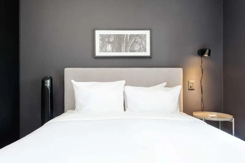 Well-Appointed 2BR w/ Balcony in Tabacalera