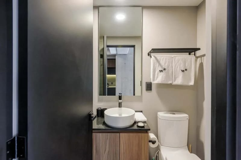 Well-Appointed 2BR w/ Balcony in Tabacalera