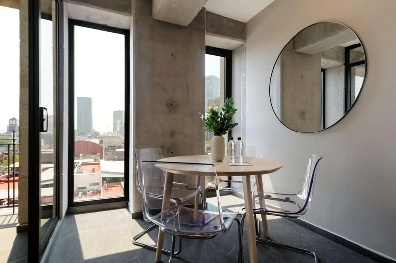 Well-Appointed 2BR w/ Balcony in Tabacalera