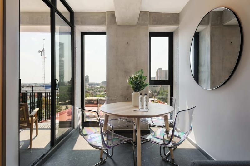 Well-Appointed 2BR w/ Balcony in Tabacalera