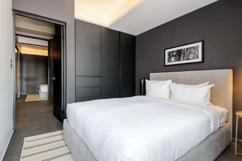 Well-Appointed 2BR w/ Balcony in Tabacalera