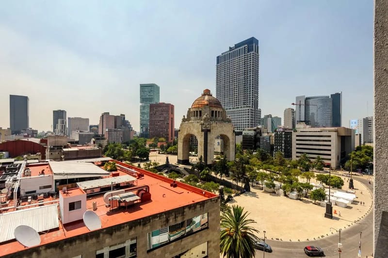 Well-Appointed 2BR w/ Balcony in Tabacalera