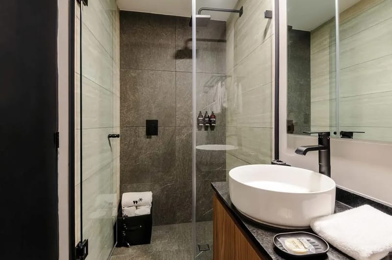 Well-Appointed 2BR w/ Balcony in Tabacalera