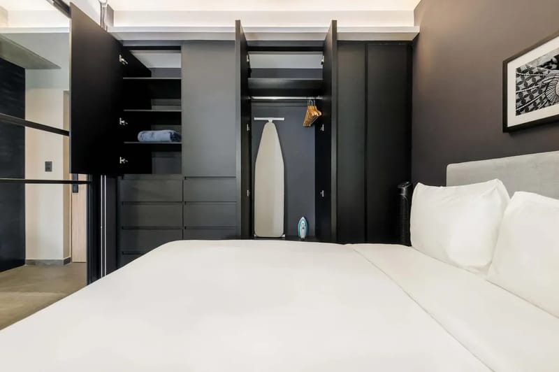 Well-Appointed 2BR w/ Balcony in Tabacalera