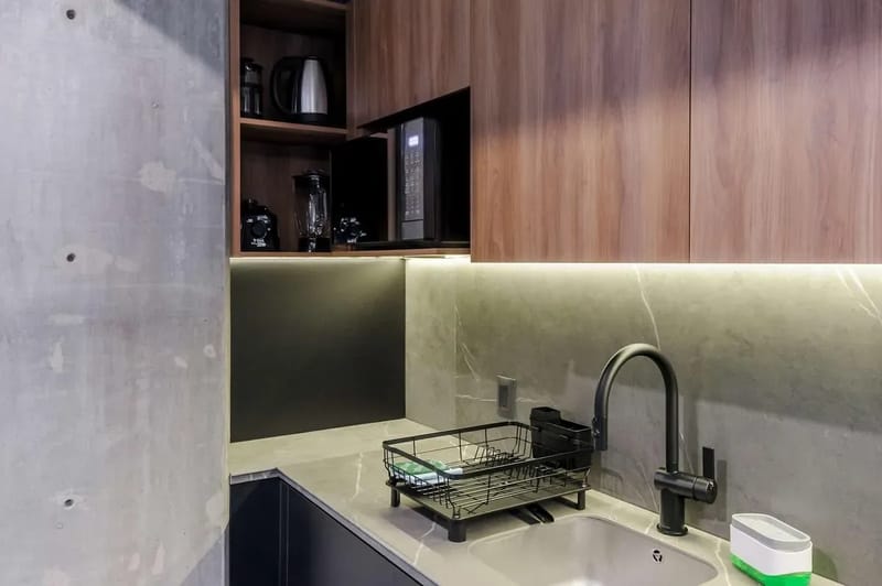 Well-Appointed 2BR w/ Balcony in Tabacalera