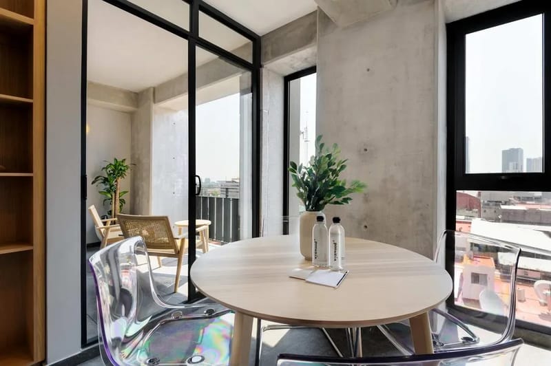 Well-Appointed 2BR w/ Balcony in Tabacalera
