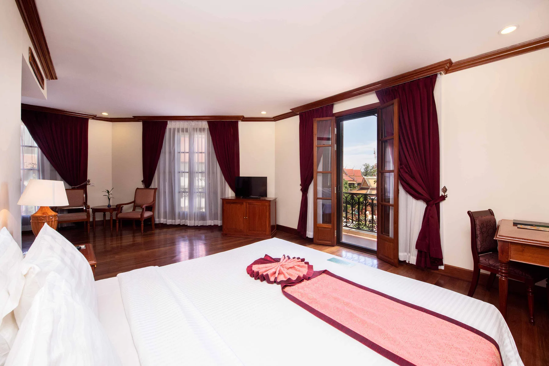 Colonial Suite