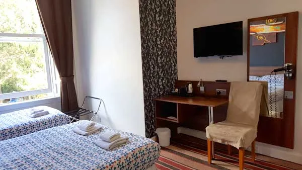 Habitaciones dobles con baño privado