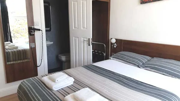 Habitaciones individuales con baño privado