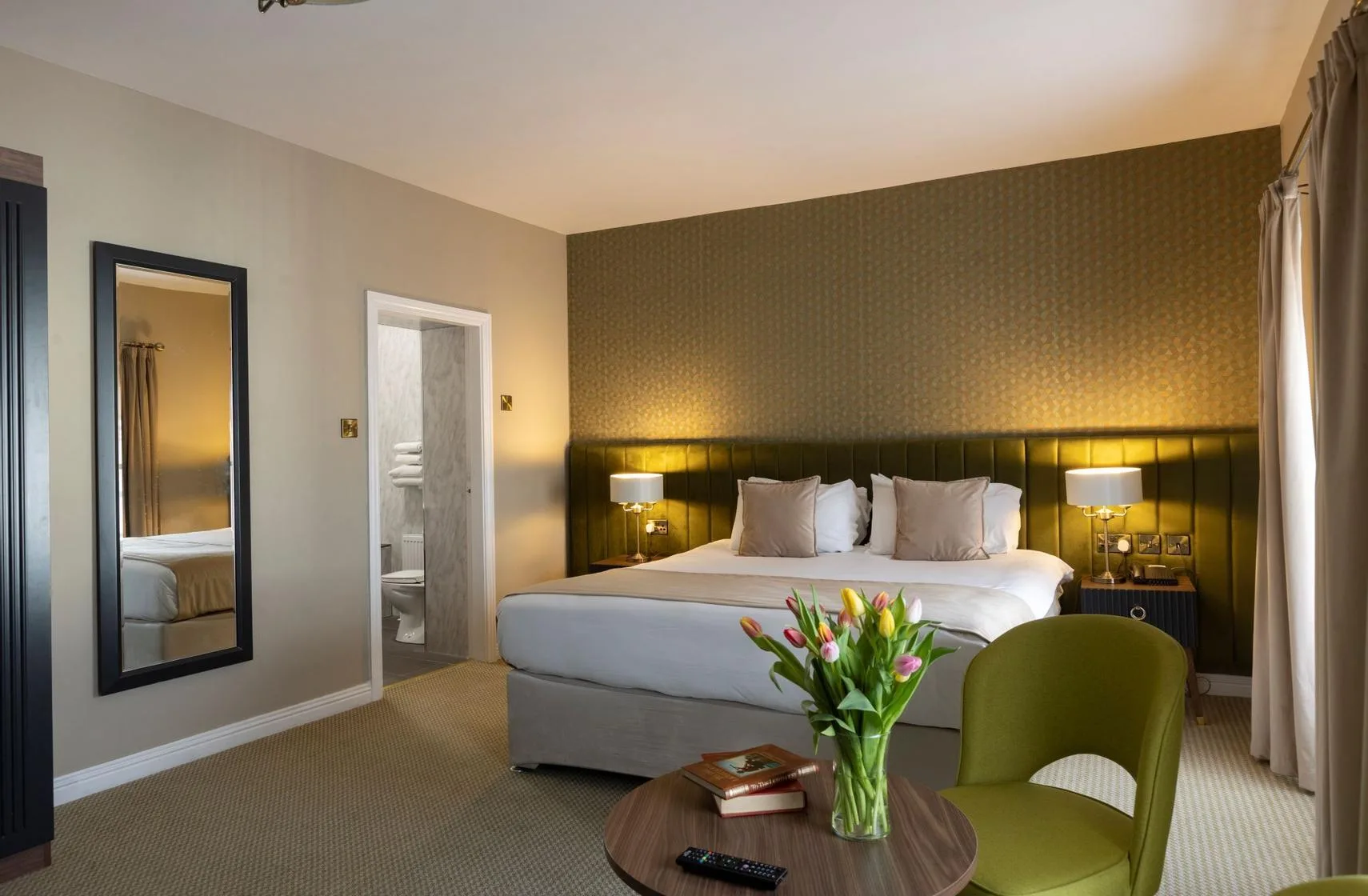 Cahir House Hotel TIPPERARY - Logo inverted