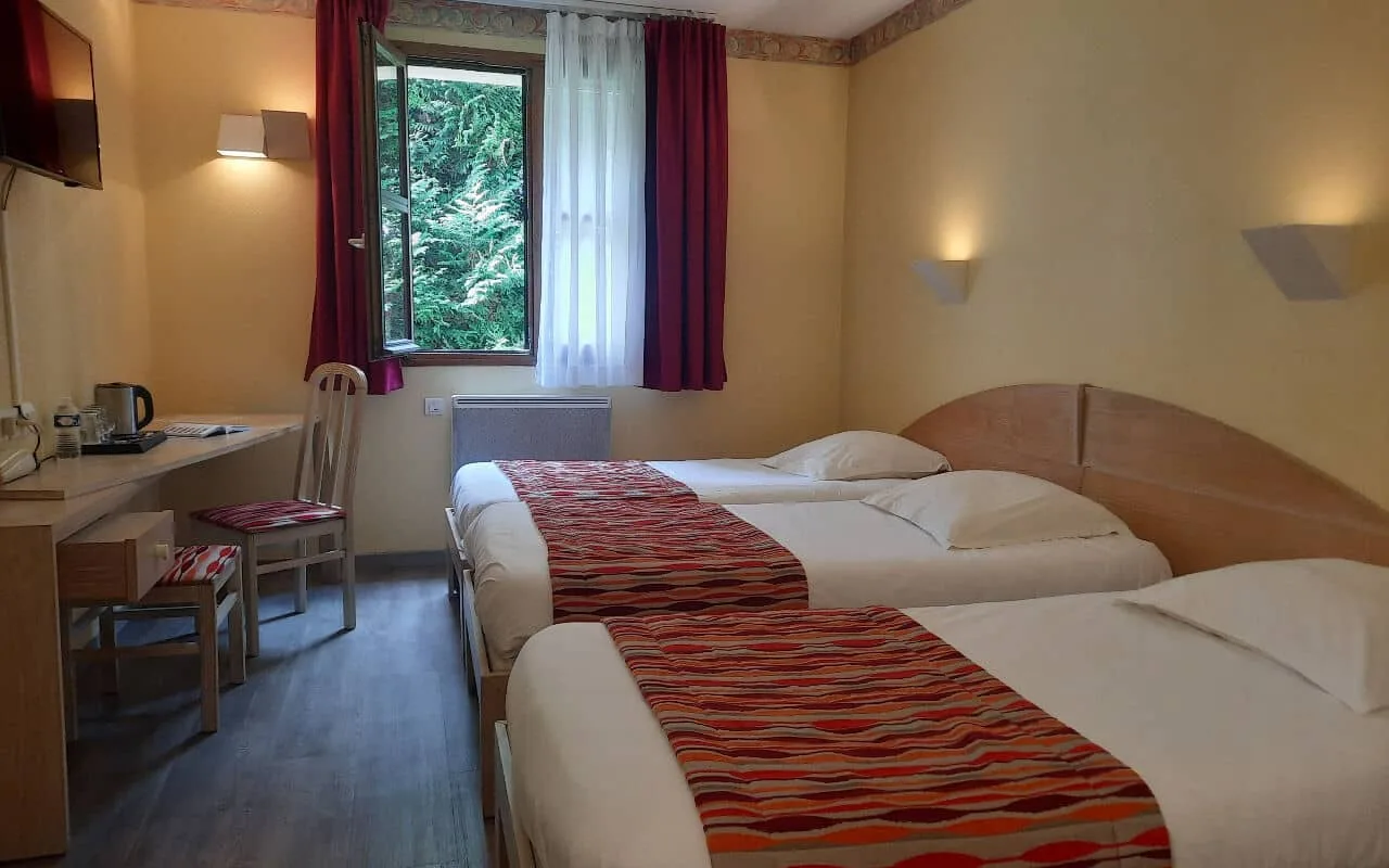 Standard triple room
