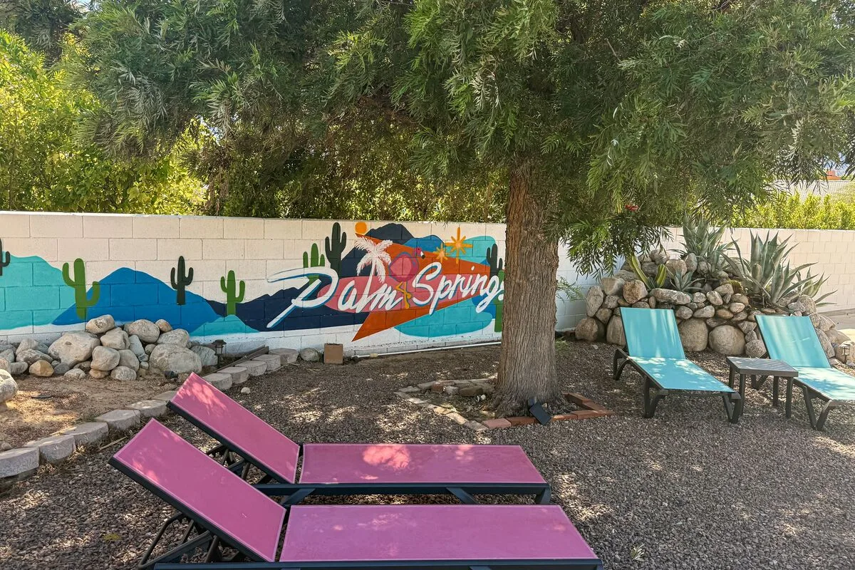Hummingbird Haven - 68776