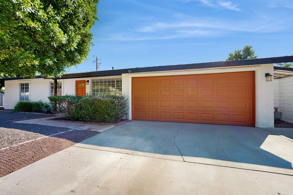Hummingbird Haven - 68776