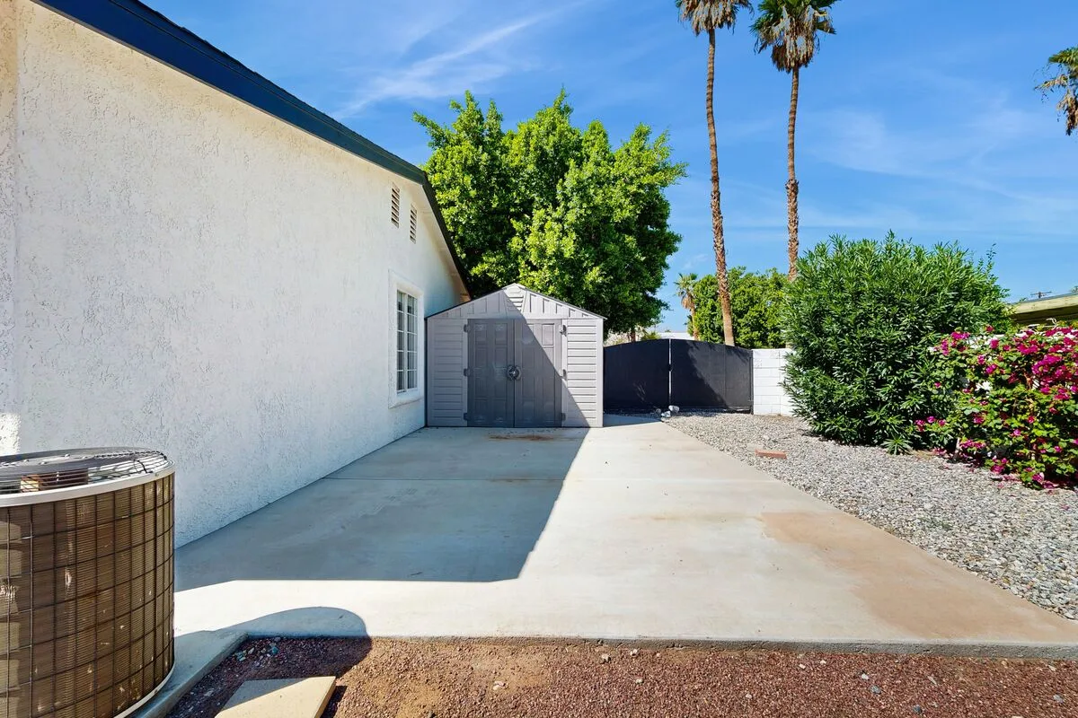 Hummingbird Haven - 68776