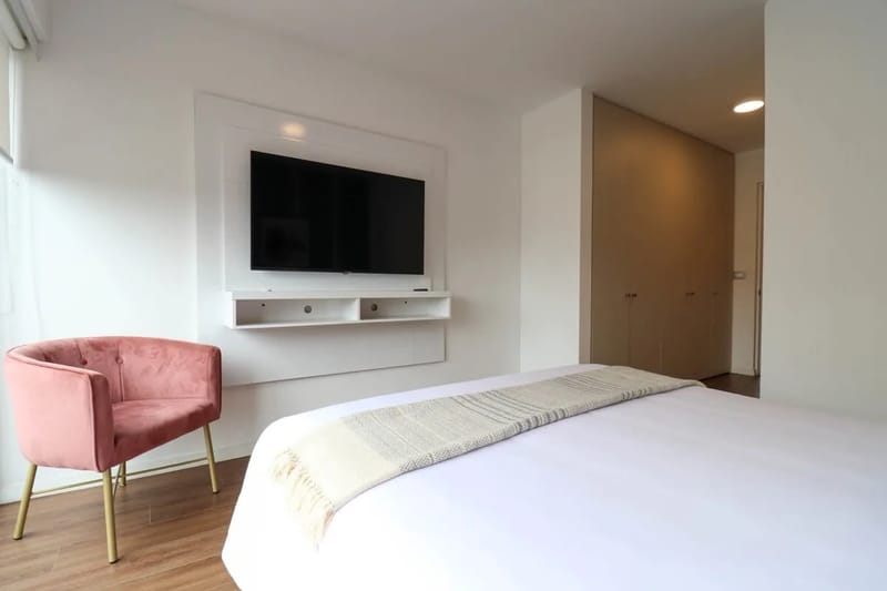 Fantastic 2BR with Balcony in Miraflores