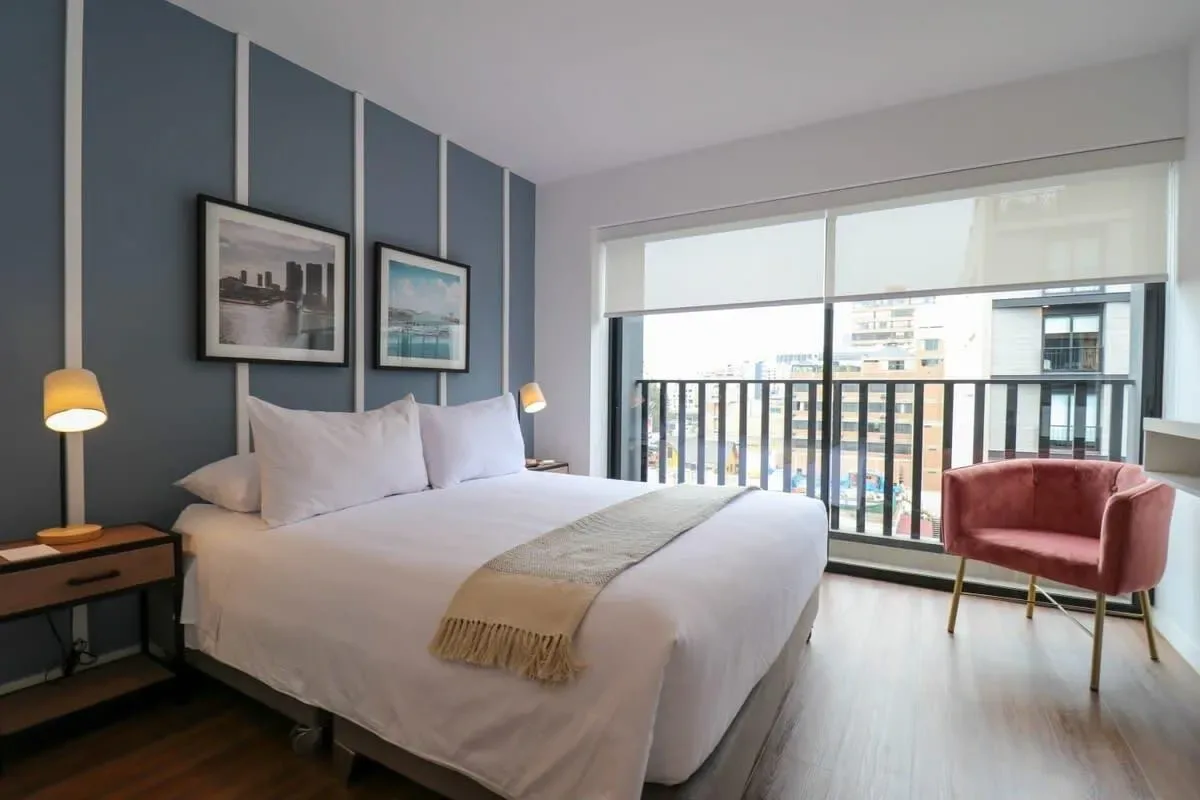Fantastic 2BR with Balcony in Miraflores