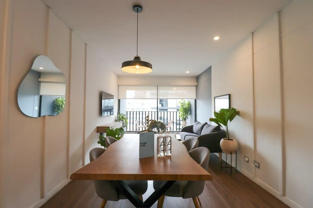Fantastic 2BR with Balcony in Miraflores