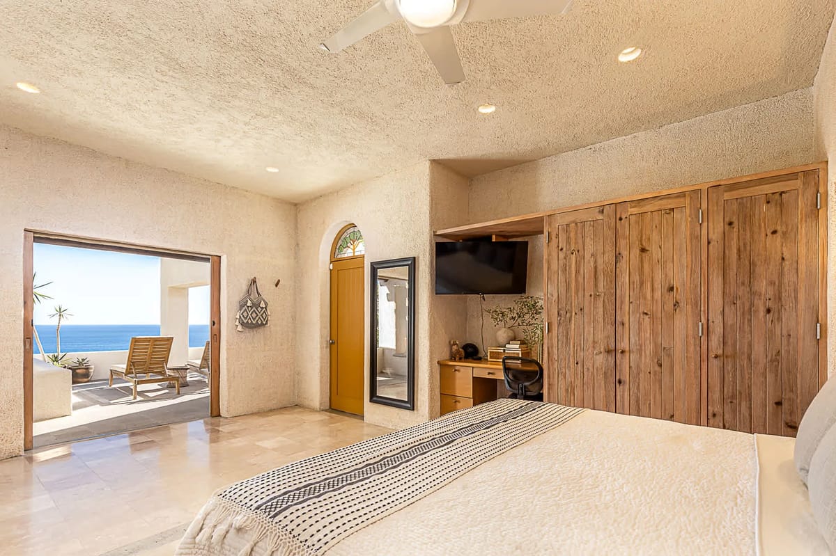 Chic 5BR Oceanview Villa w/ Pool in Pedregal