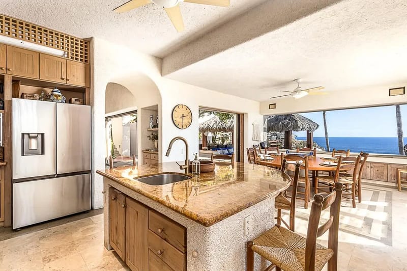 Chic 5BR Oceanview Villa w/ Pool in Pedregal