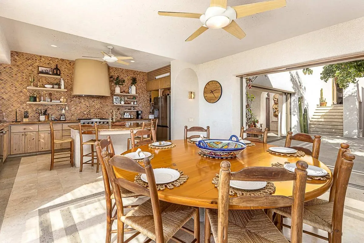 Chic 5BR Oceanview Villa w/ Pool in Pedregal